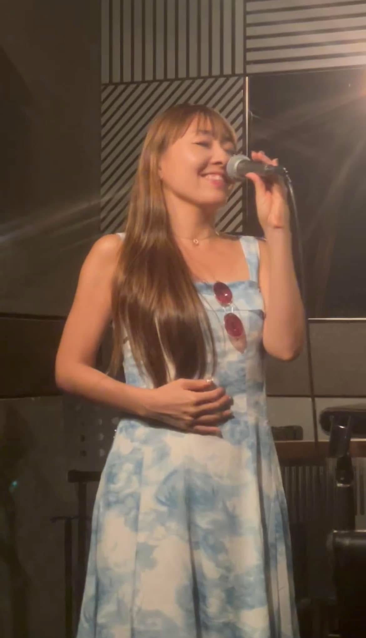 Chisa live performance